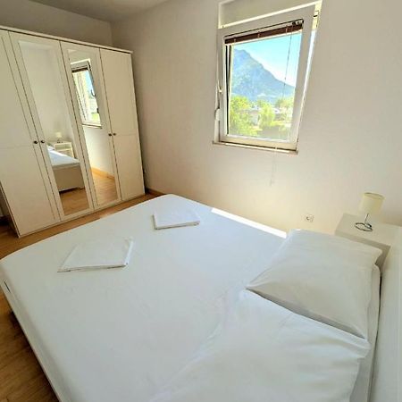 City Apartment Omis Exterior photo