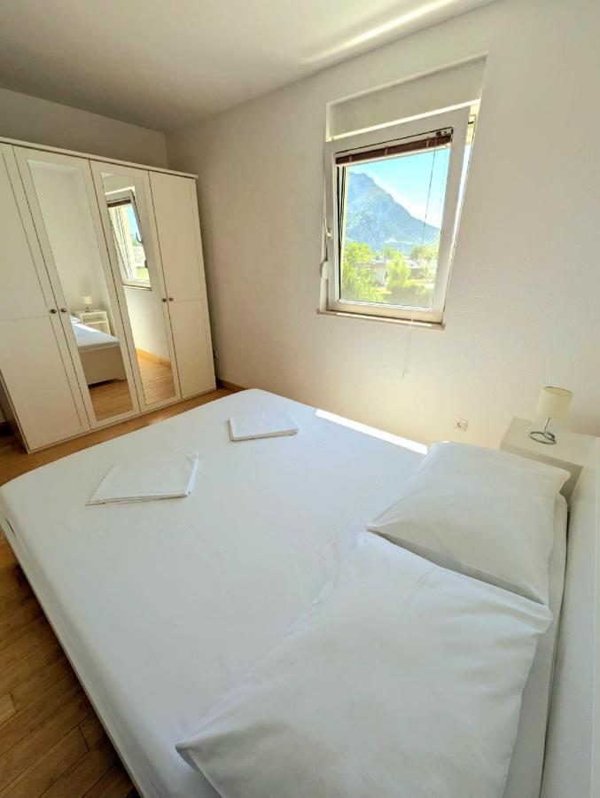 City Apartment Omis Exterior photo